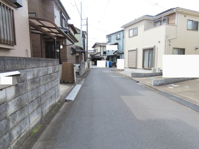 坂戸市関間売地の前面道路含む現地写真