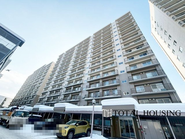 【外観】 | パーク・シティ大谷地Dコート | 堂々とした佇まいからの余裕を感じさせる調和のとれたフォルムの外観♪毎日の通勤・通学からの帰宅を温かく迎えてくれます。