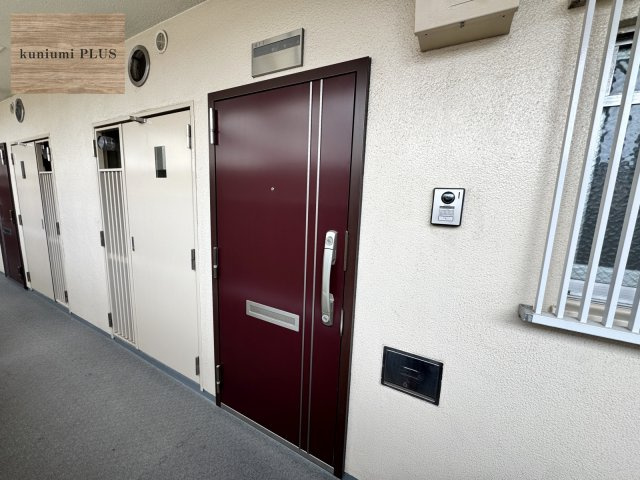 高殿コーポの玄関