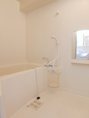 サンライズ・ＡＲＡＩの浴室|お風呂です