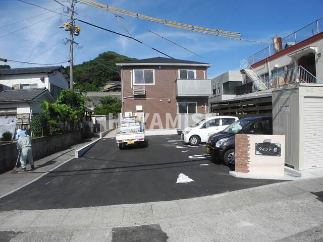 ウィット悠の駐車場