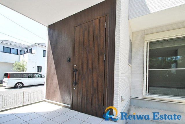 中古戸建　茅ヶ崎市赤羽根の玄関