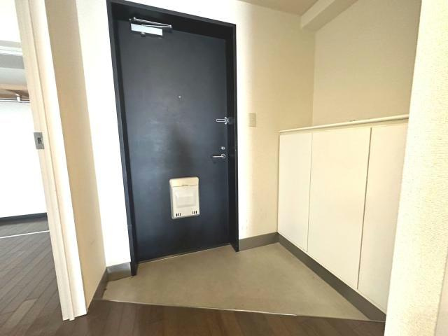 ブルーエスの玄関