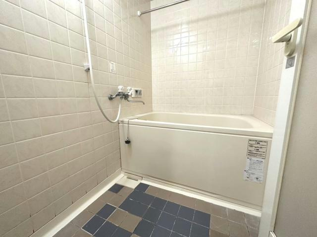 ブルーエスの浴室