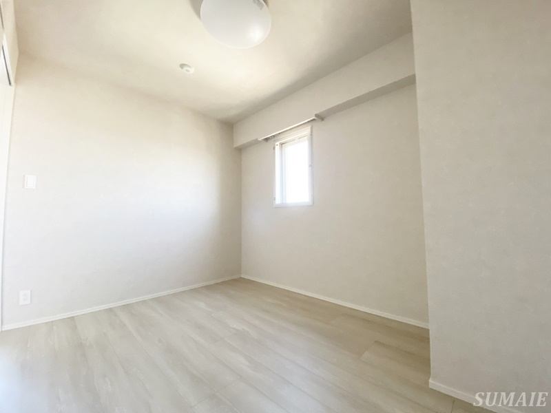 Alivis東十条の寝室|別角度から見た5.6帖の寝室です☆