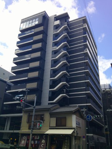 大阪市中央区瓦屋町１丁目の賃貸マンションの外観