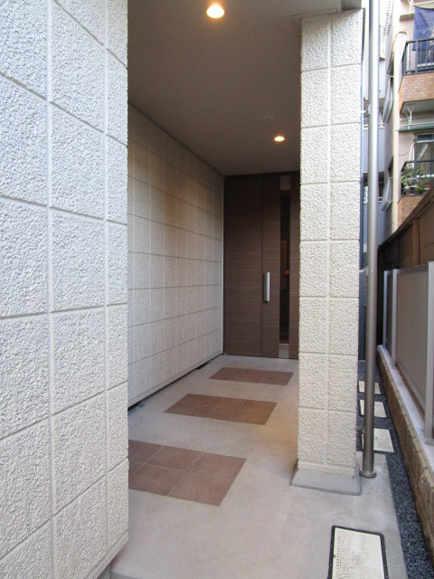 メゾンドリスのエントランス|★エントランス★