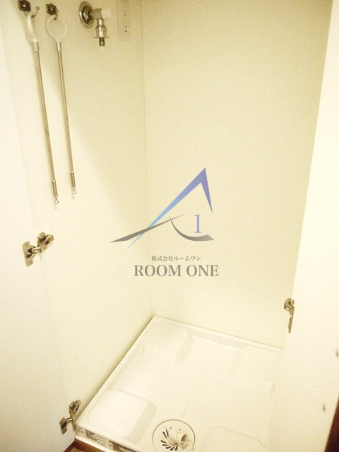 ルーブル豊島千川の設備|洗濯機置き場です。