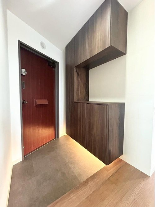 ローズハイツ西宮宮前町の玄関