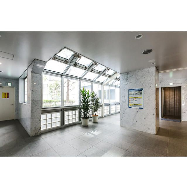 文京グリーンコートビュータワー本駒込のロビー