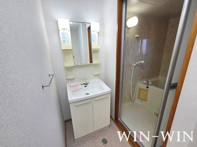 ウイングコートの独立洗面台|イメージ（同建物内別部屋の写真です）