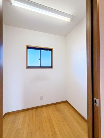 【収納】 | 渋川市北橘町　中古住宅 | 2階：納戸