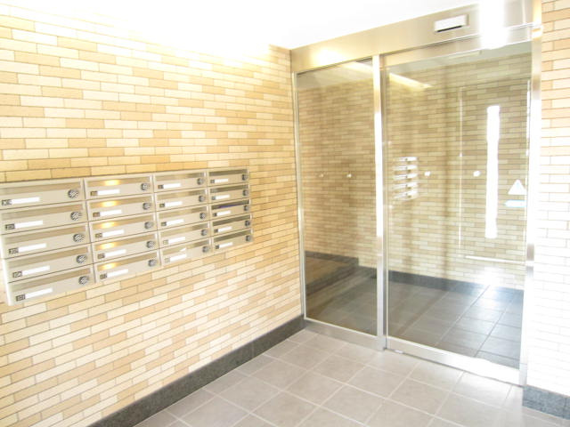 ハピネス11のエントランス