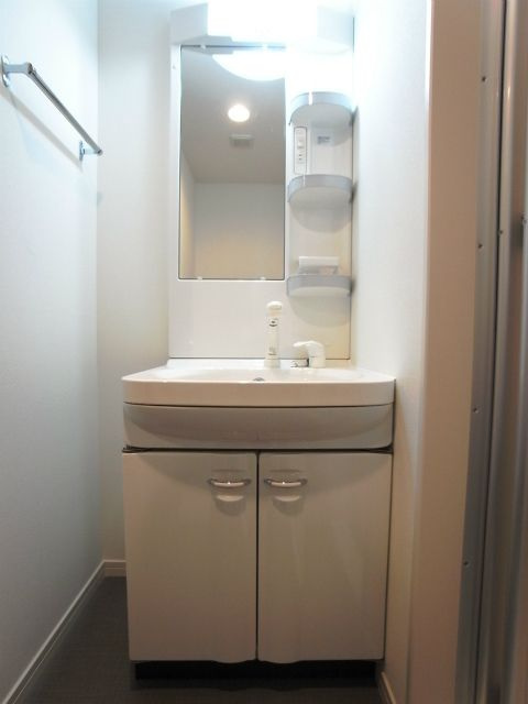 リブリ・Brunの独立洗面台