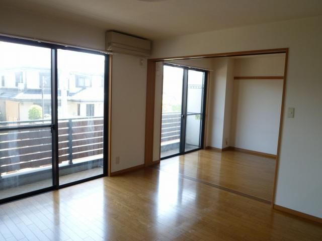 イーストピアの居間・リビング