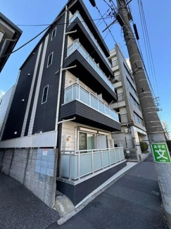 【外観】 | 鉄筋コンクリート造のがっちりとした建物。