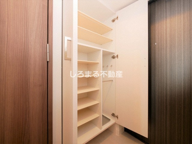 エスリード大阪CENTRAL AVENUEの収納