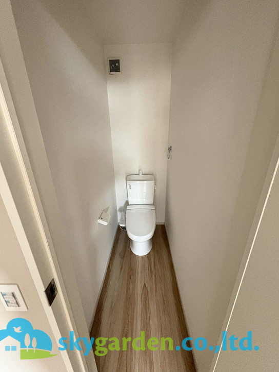 藤沢市片瀬8期　新築戸建のトイレ|ゆったりとした空間のトイレです