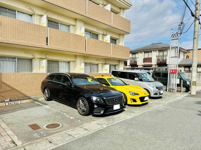 リバーパーク北条の駐車場