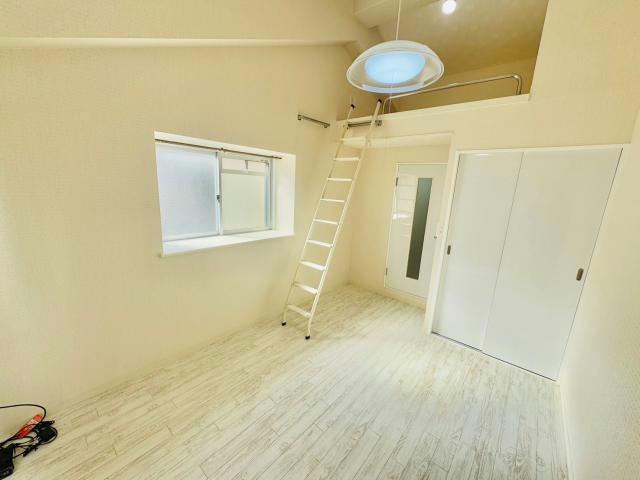 リバーパーク北条の洋室