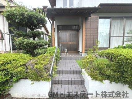 宮崎市学園木花台南3丁目　中古住宅の玄関
