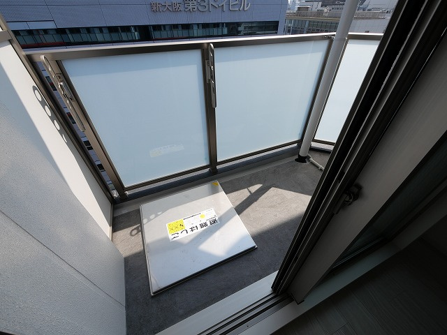 セレニテ新大阪グランデミリューのバルコニー
