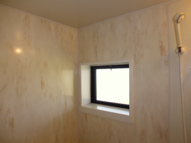 セジュール文政Ａの浴室|風呂窓