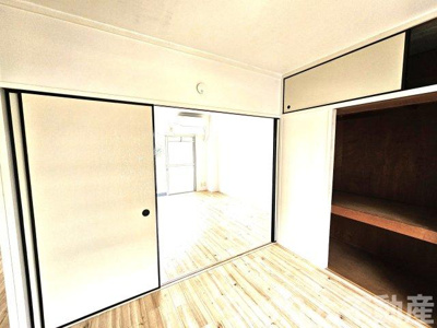 【居間・リビング】 | ビレッジハウス立江 | ゆったり過ごせる居間です