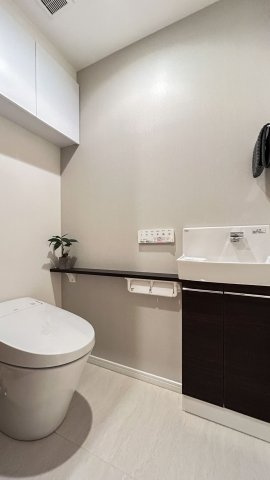 THE TOKYO TOWERSのトイレ|落ち着いた色調のトイレです