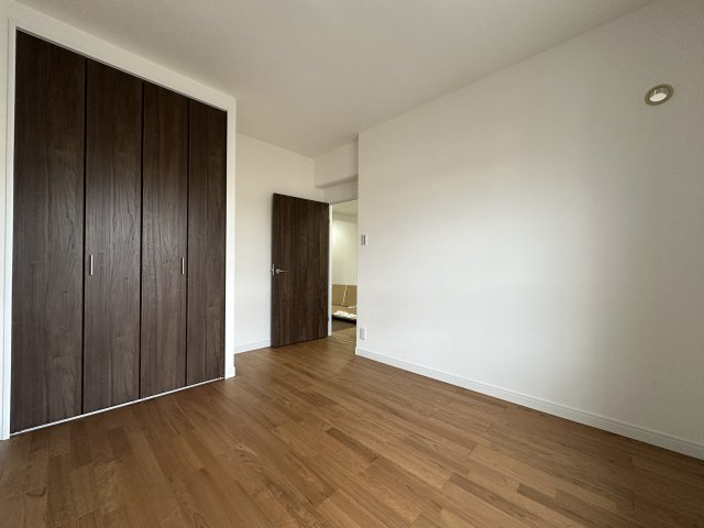 ガーデンビラ舞子1号棟の洋室