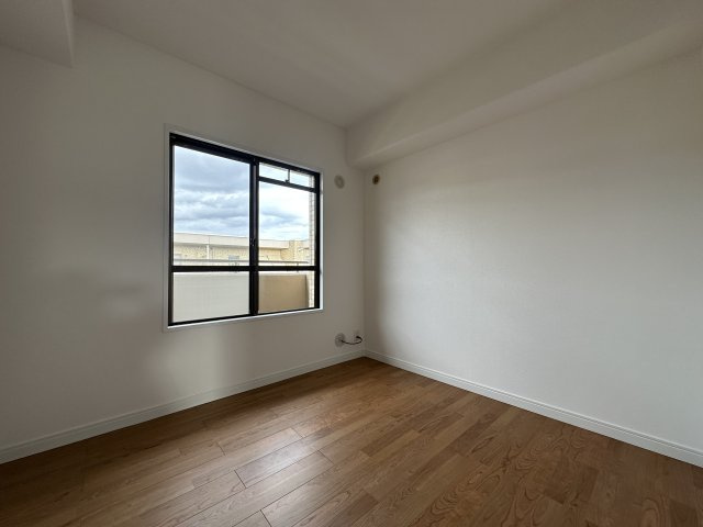 ガーデンビラ舞子1号棟の洋室