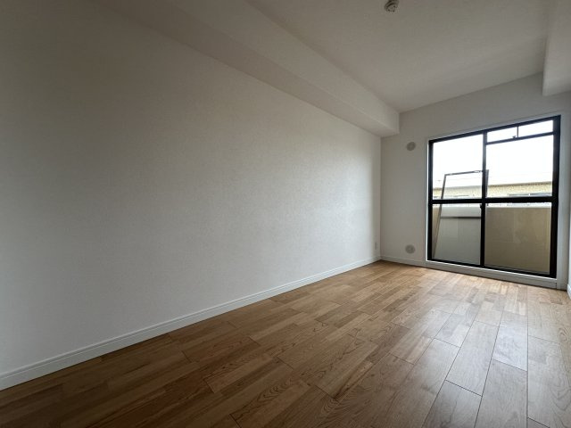 ガーデンビラ舞子1号棟の洋室