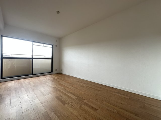 ガーデンビラ舞子1号棟の洋室