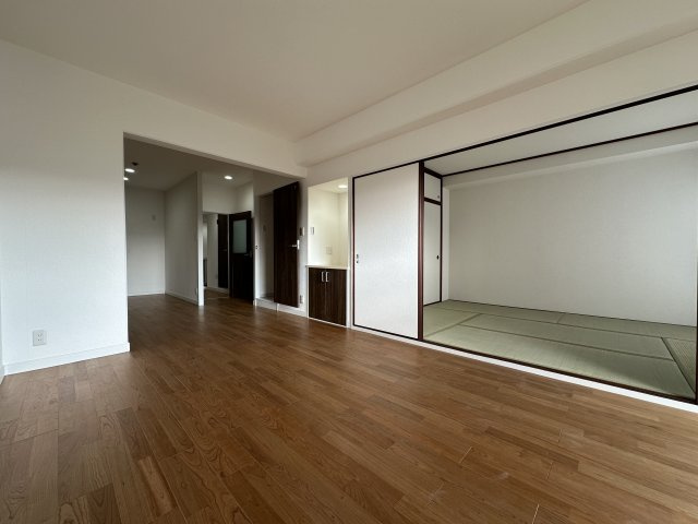 ガーデンビラ舞子1号棟の居間・リビング