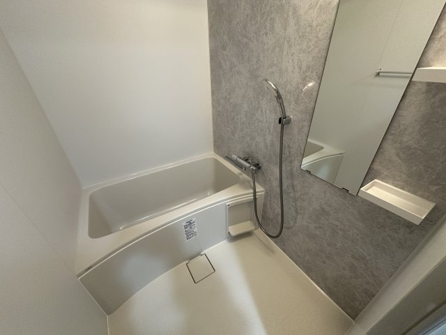 ガーデンビラ舞子1号棟の浴室