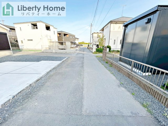ひたちなか市田彦1期　新築戸建の前面道路含む現地写真