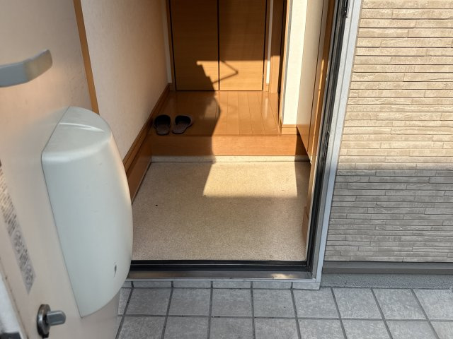 フォレスト中島の玄関