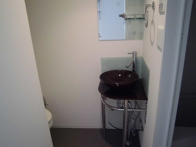 ラシュレエグゼ難波南の洗面所