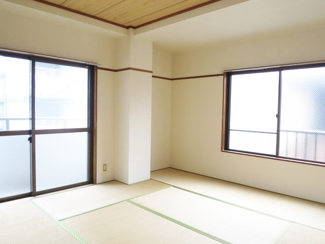 市川コーポ３の和室