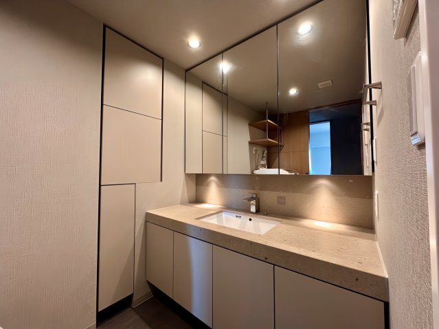 プラセシオン千種自由ヶ丘の独立洗面台