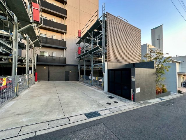 プラセシオン千種自由ヶ丘の駐車場