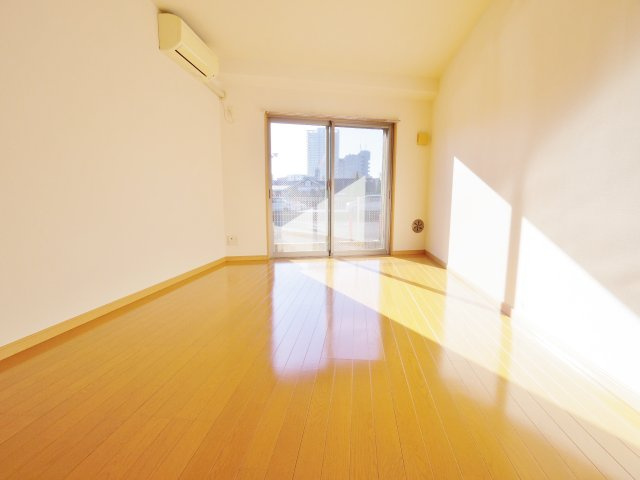 コンフォートベルハウスＢ棟の居間・リビング|※同仕様写真