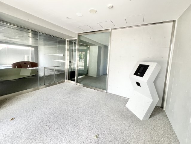 THE BAY FLAT(ザベイフラット)のエントランス