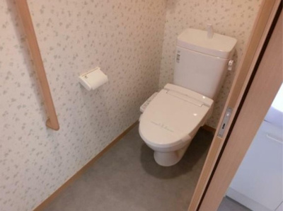 【トイレ】 | リベルテ | 温水洗浄便座。