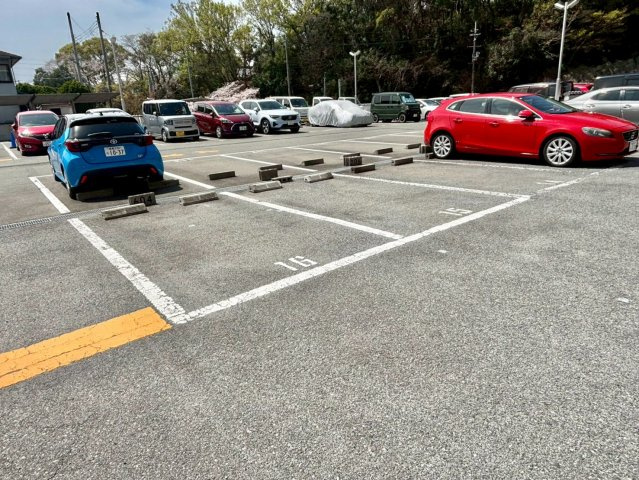 手柄アートスカイハイツの駐車場