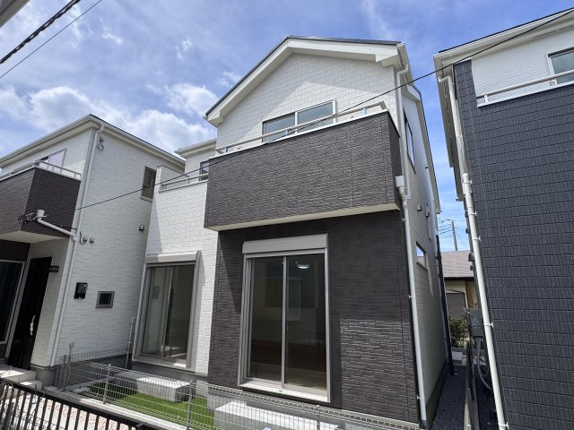 松戸市西馬橋４丁目新築戸建【旭町小学校：8分】の外観|B号棟外観・完成済み内覧可能です！