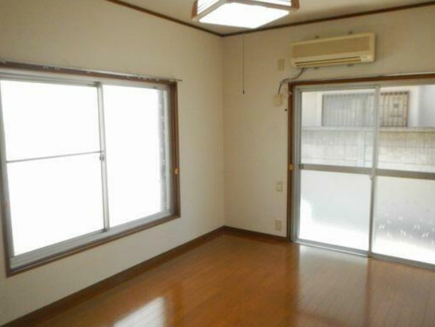 ハイム中央の居間・リビング