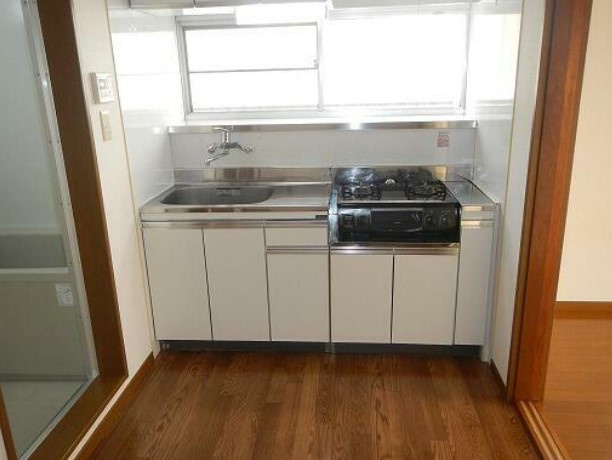 ハイム中央のキッチン