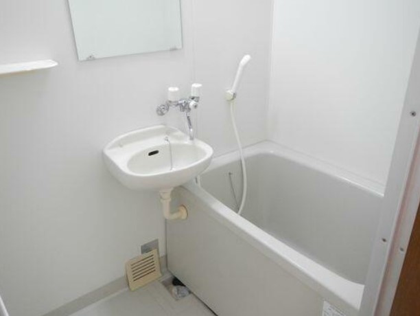 ハイム中央の浴室