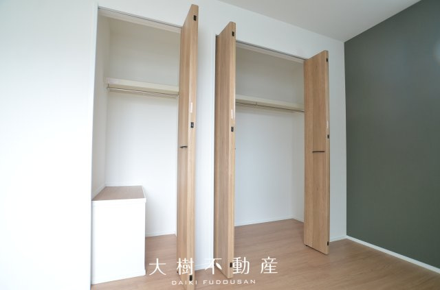 【洋室】 | 座間市相武台2丁目　新築戸建て　全１棟【仲介手数料無料】 | 2階　洋室1（7.5帖）　クローゼット
